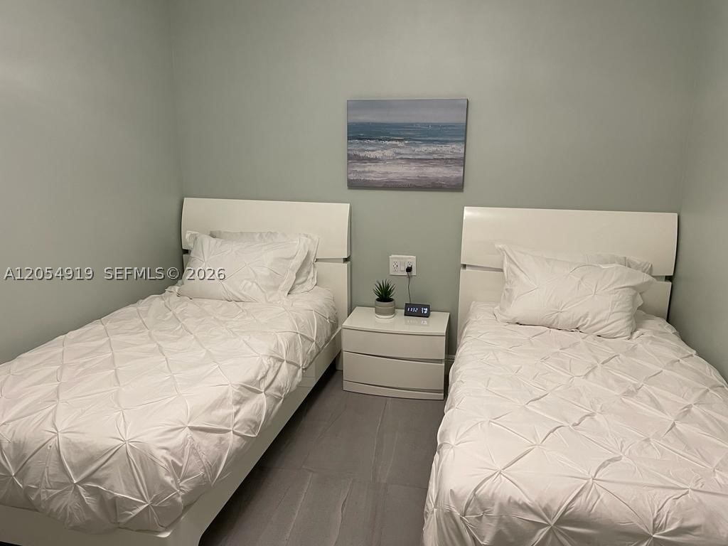 1266 NE 182nd St, North Miami Beach FL 33162