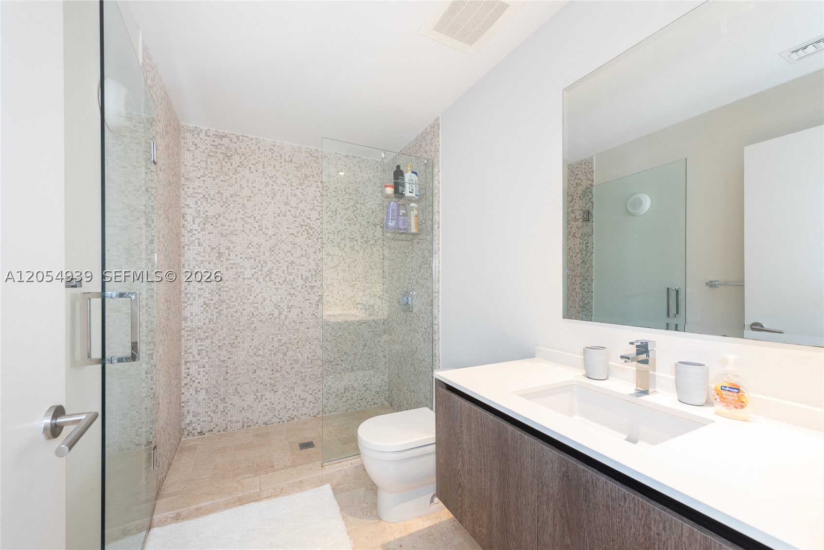 88 SW 7th St #3005, Miami FL 33130