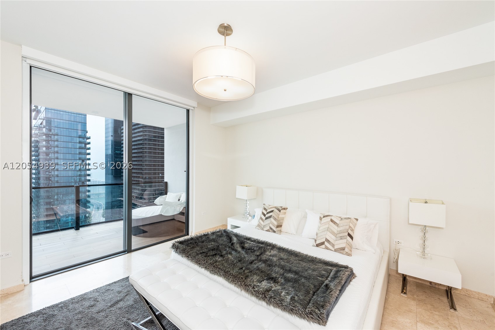88 SW 7th St #3005, Miami FL 33130
