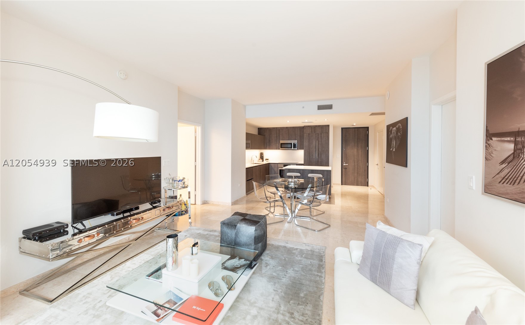 88 SW 7th St #3005, Miami FL 33130