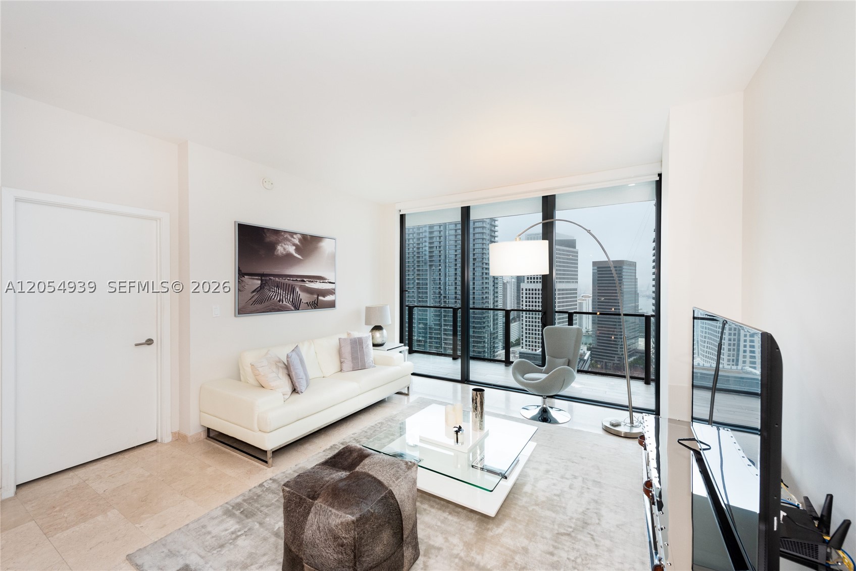88 SW 7th St #3005, Miami FL 33130