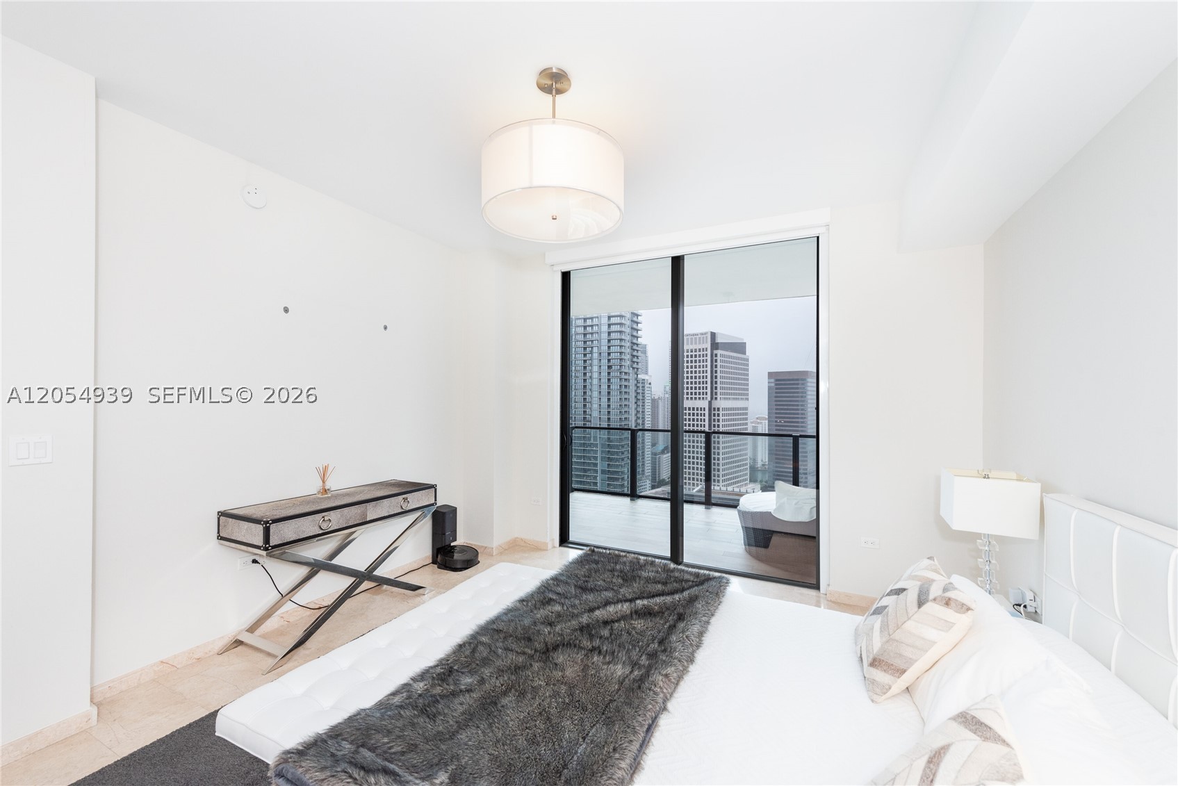 88 SW 7th St #3005, Miami FL 33130