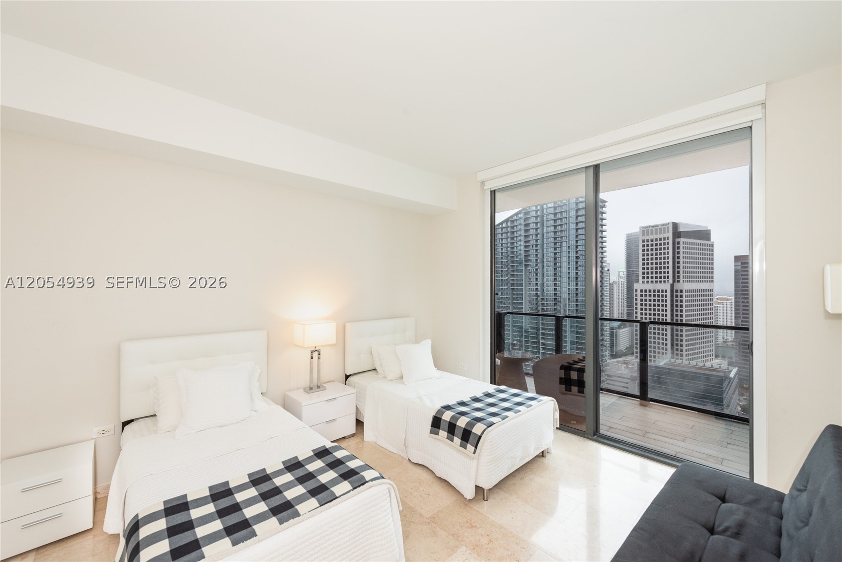 88 SW 7th St #3005, Miami FL 33130