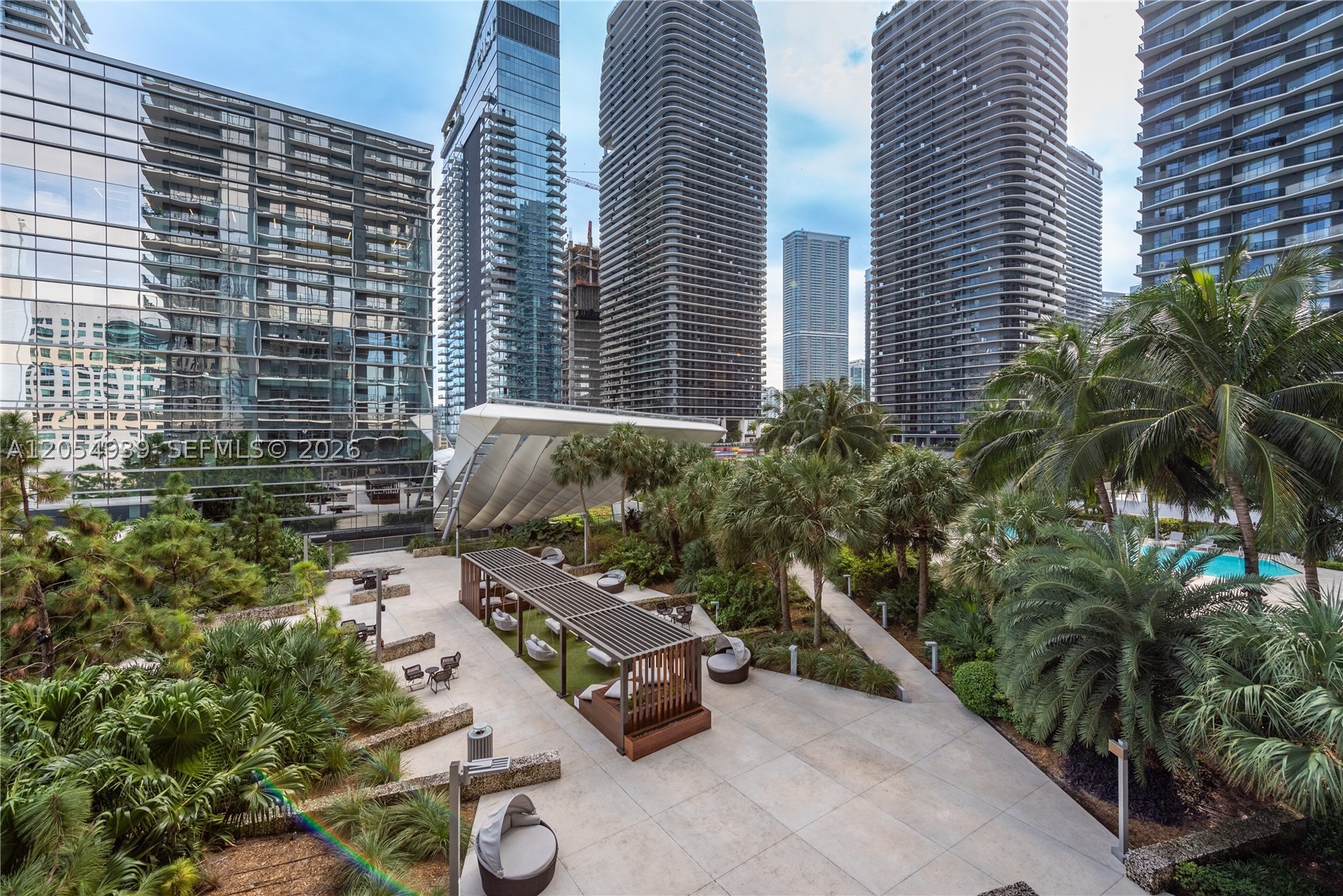 88 SW 7th St #3005, Miami FL 33130