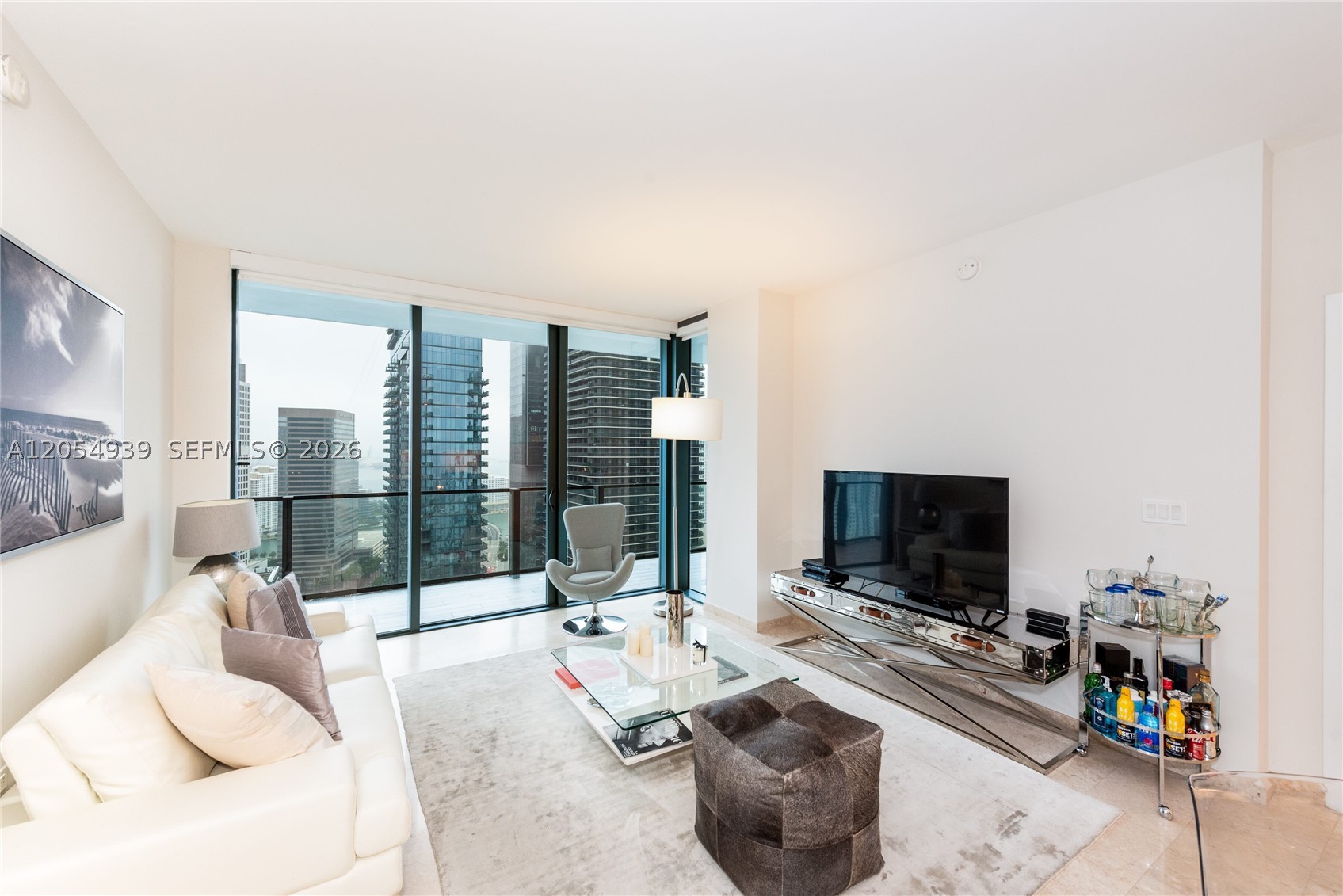 88 SW 7th St #3005, Miami FL 33130