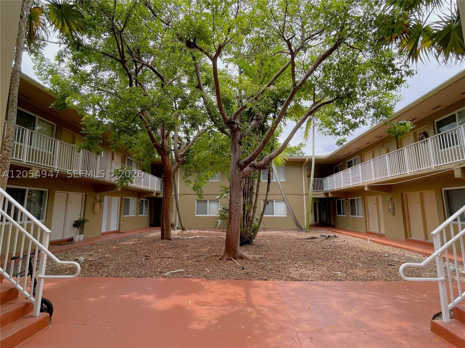 6310 SW 79th St #19, South Miami FL 33143