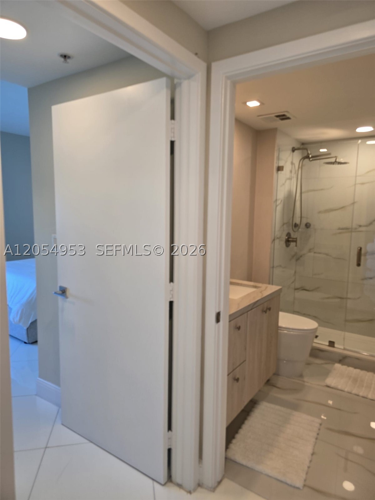 335 S Biscayne Blvd #907, Miami FL 33131