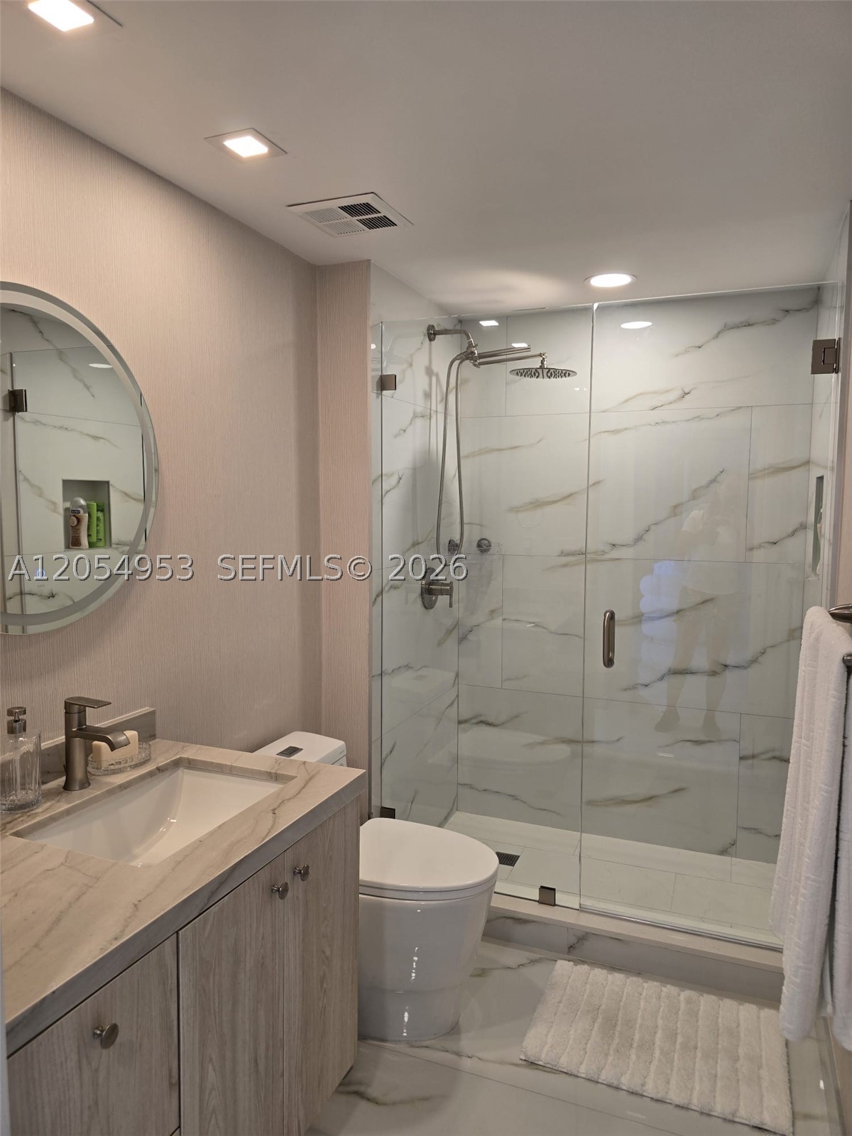335 S Biscayne Blvd #907, Miami FL 33131