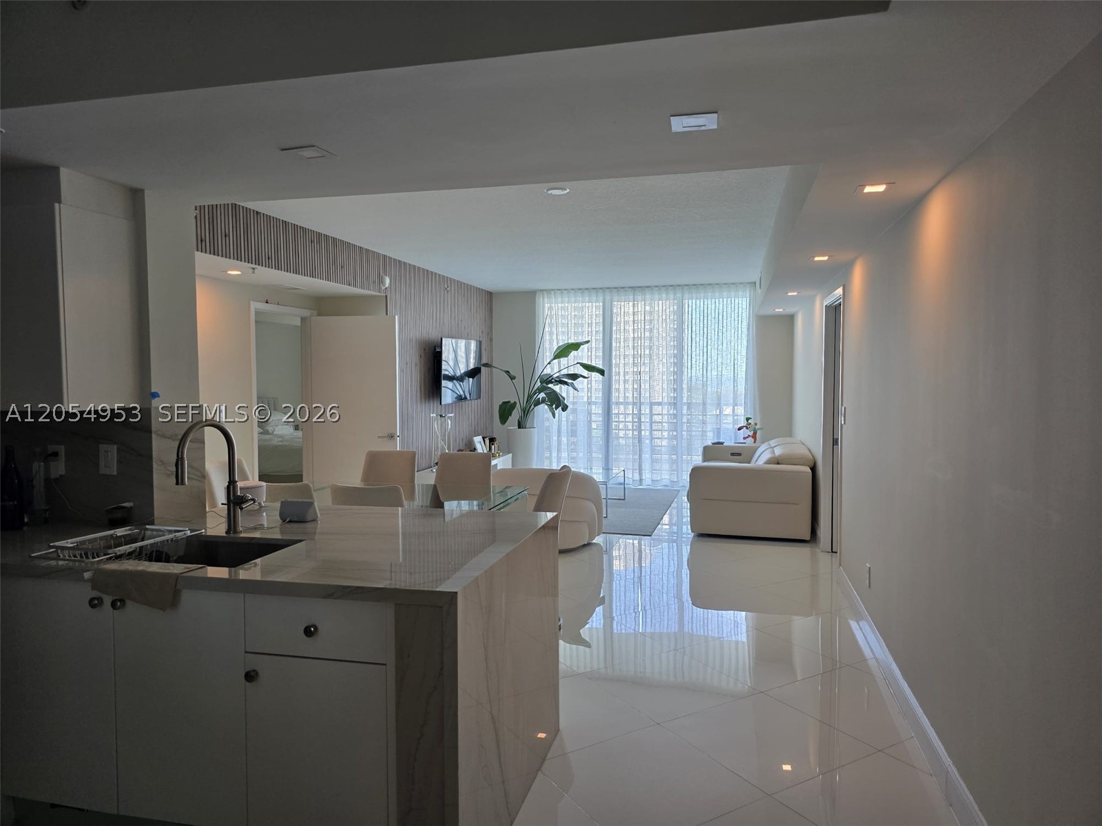 335 S Biscayne Blvd #907, Miami FL 33131
