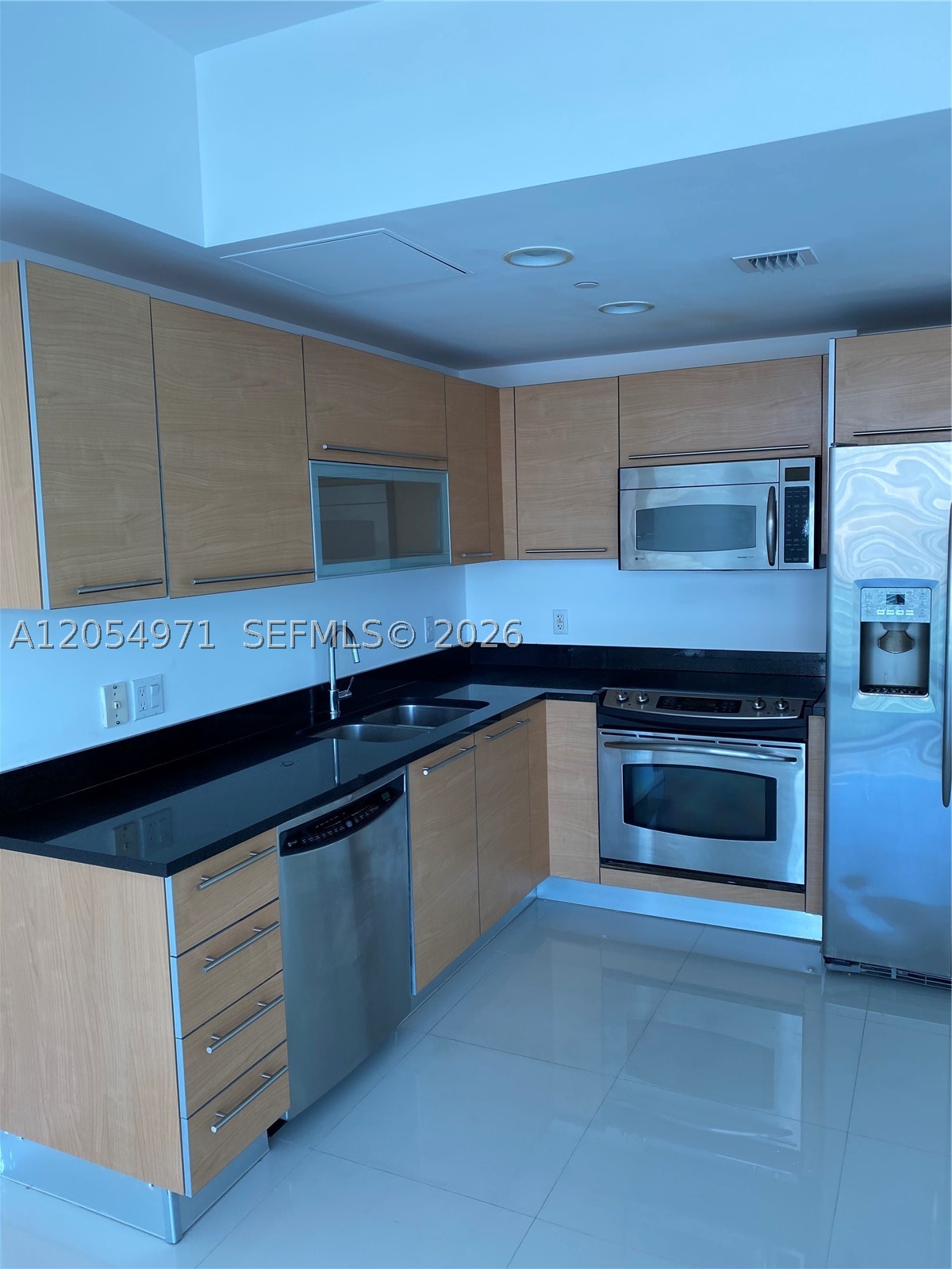 950 Brickell Bay Dr #3208, Miami FL 33131