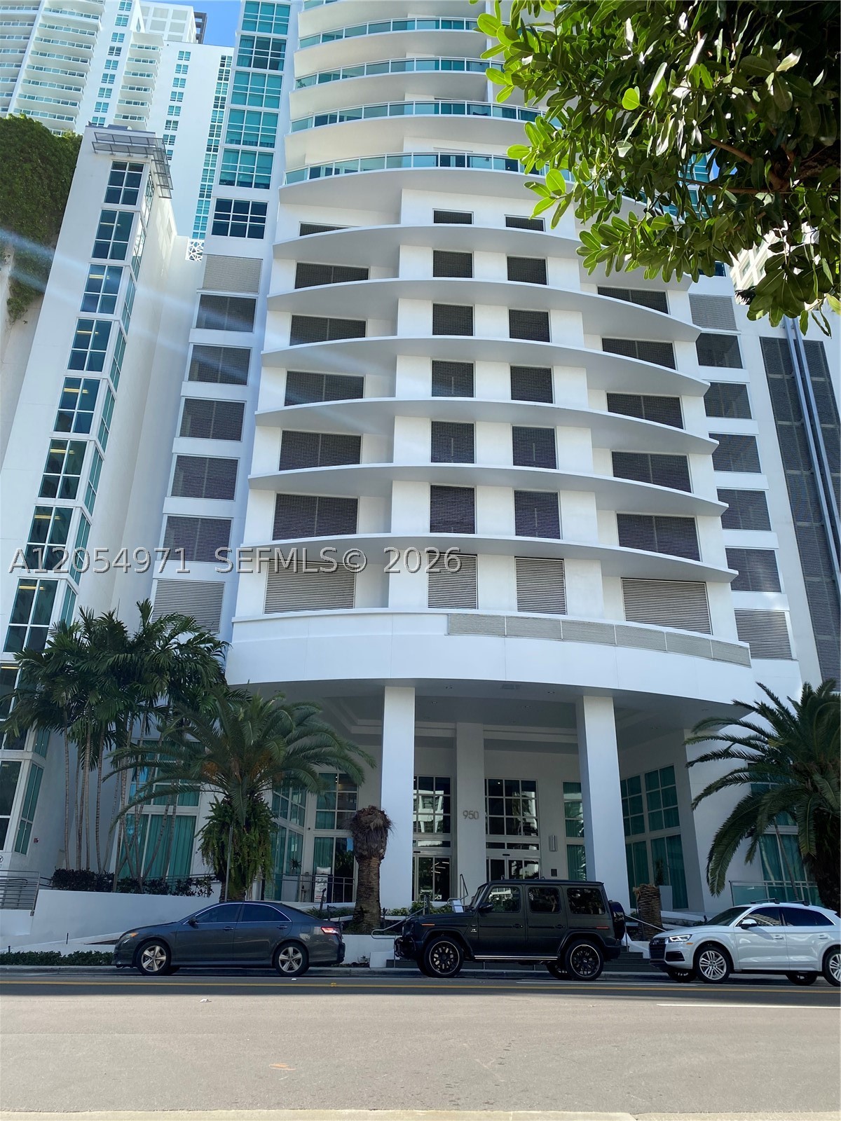950 Brickell Bay Dr #3208, Miami FL 33131