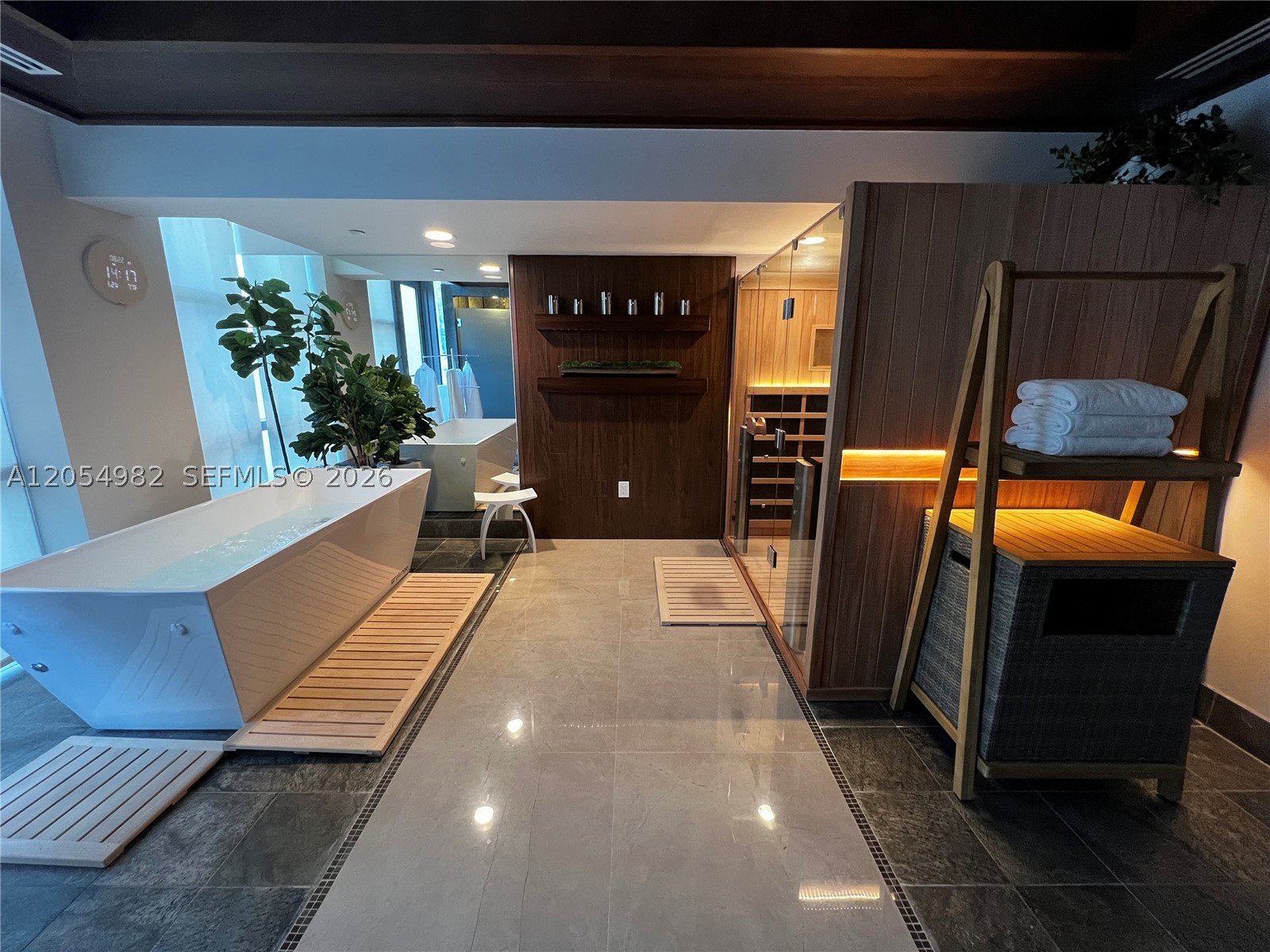 5875 Collins Ave #401, Miami Beach FL 33140