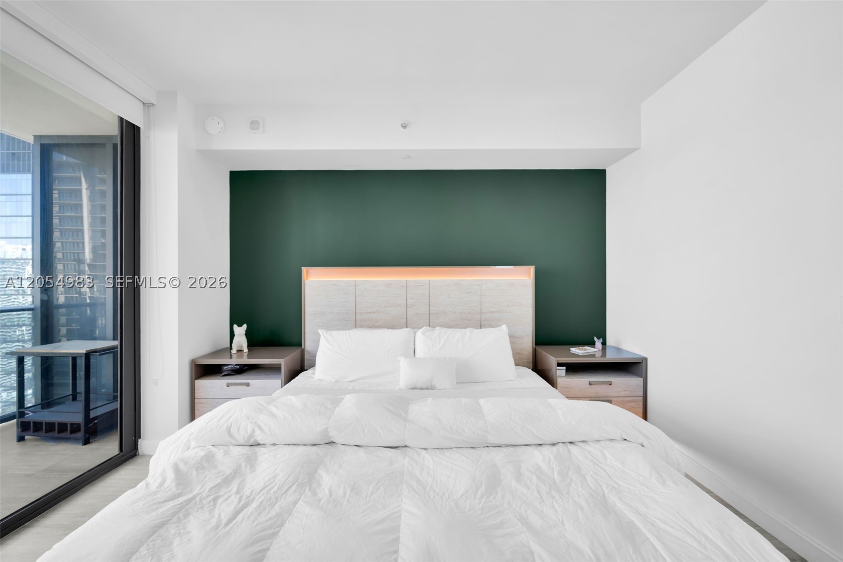 45 SW 9th St #3909, Miami FL 33130