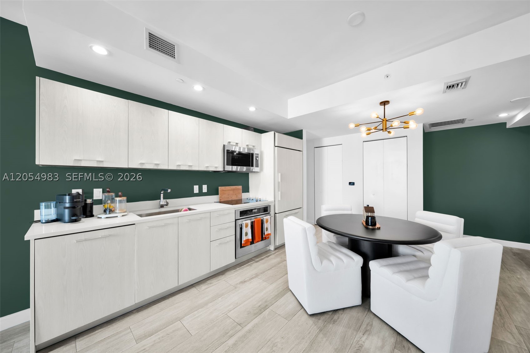45 SW 9th St #3909, Miami FL 33130