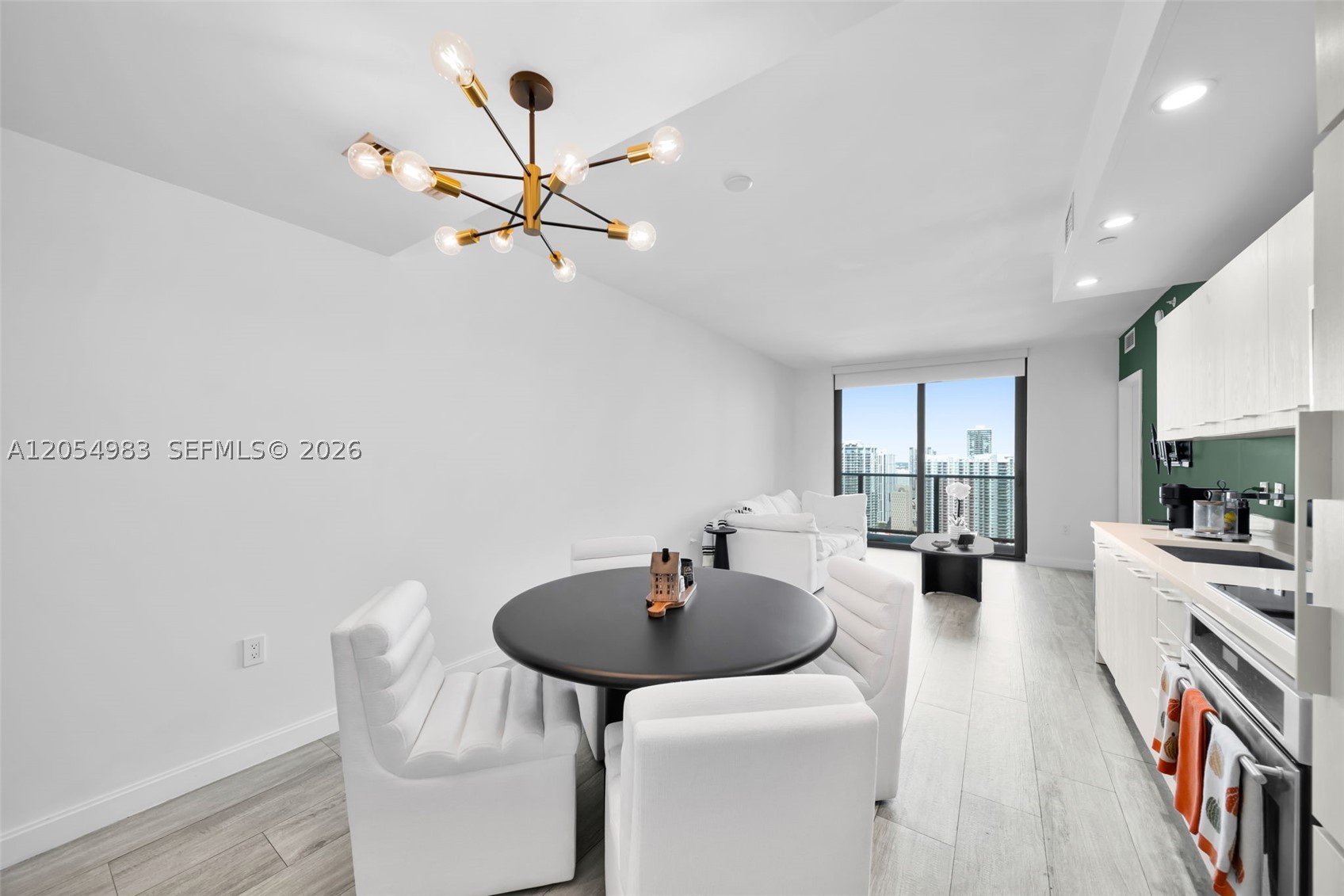 45 SW 9th St #3909, Miami FL 33130