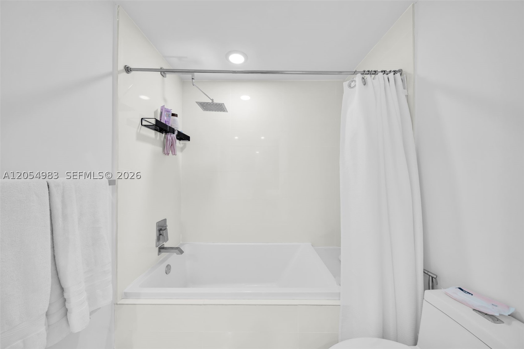 45 SW 9th St #3909, Miami FL 33130