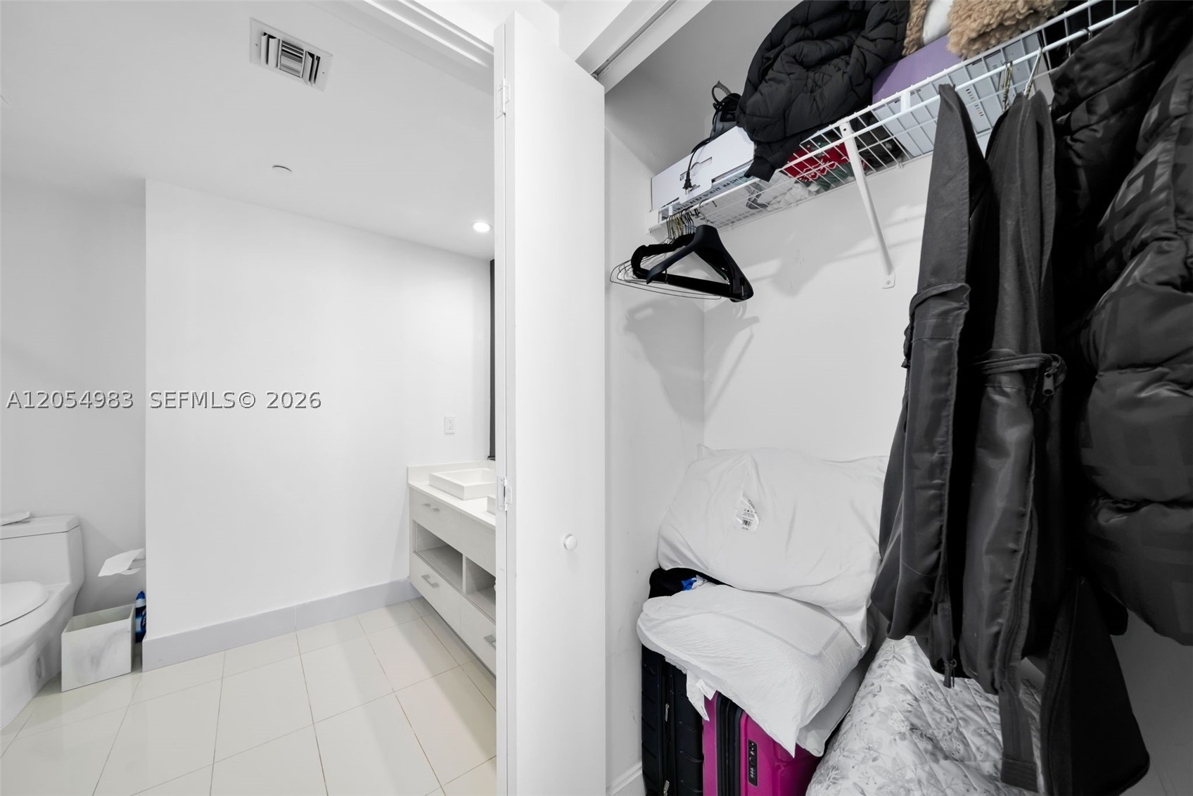 45 SW 9th St #3909, Miami FL 33130