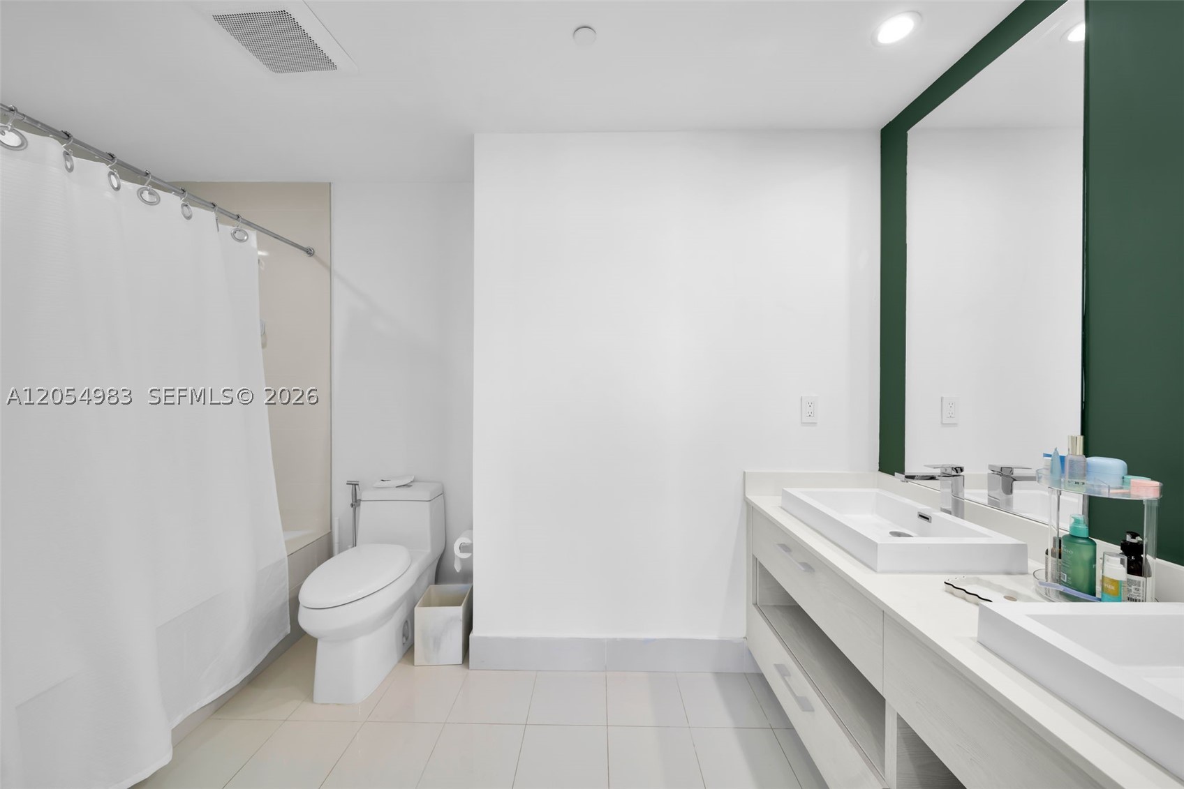 45 SW 9th St #3909, Miami FL 33130