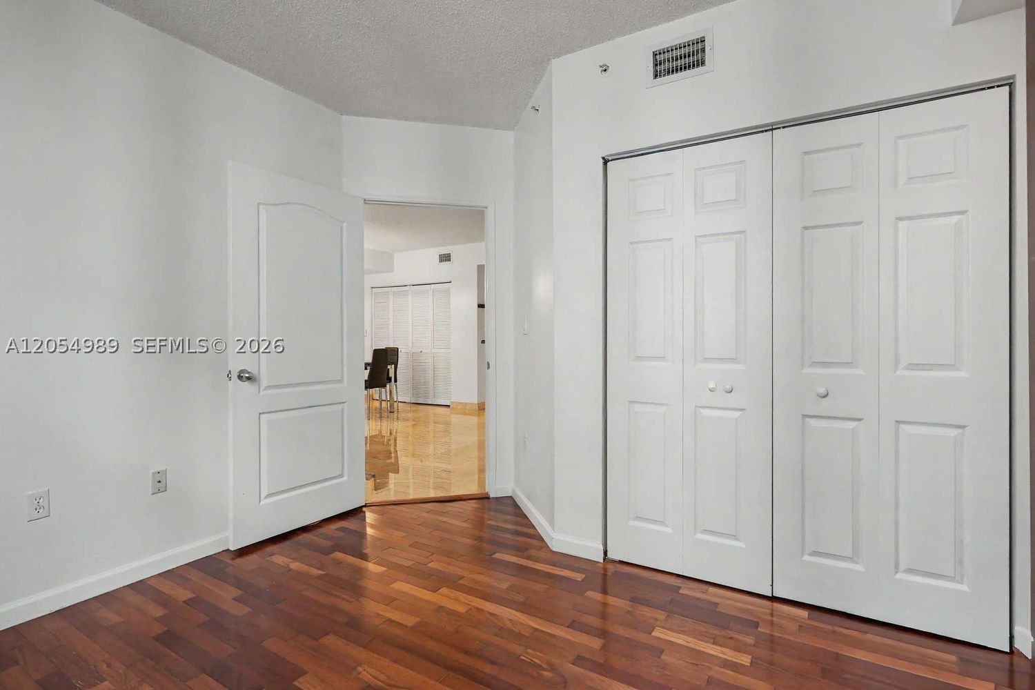 5085 NW 7th St #906, Miami FL 33126