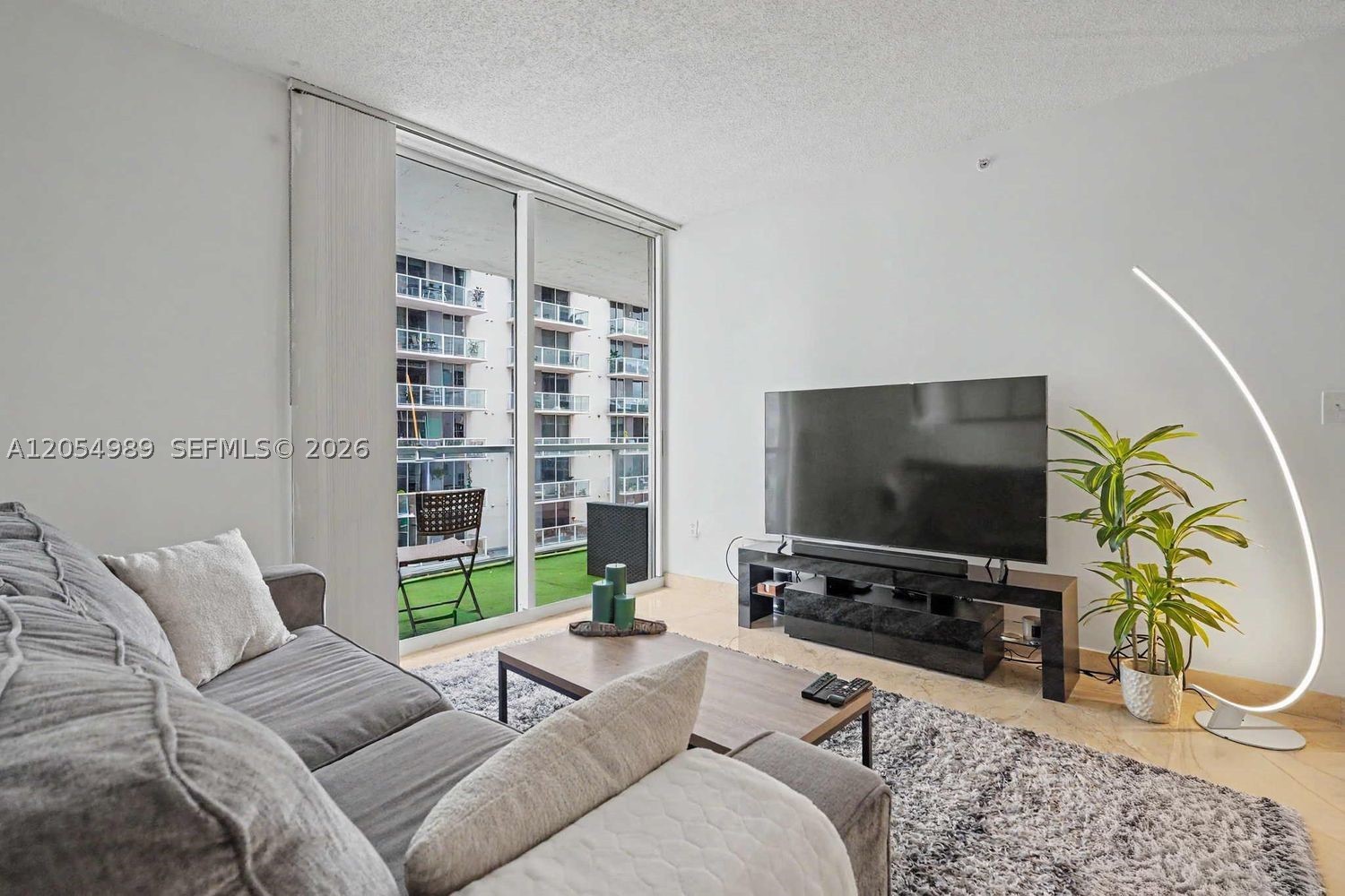 5085 NW 7th St #906, Miami FL 33126