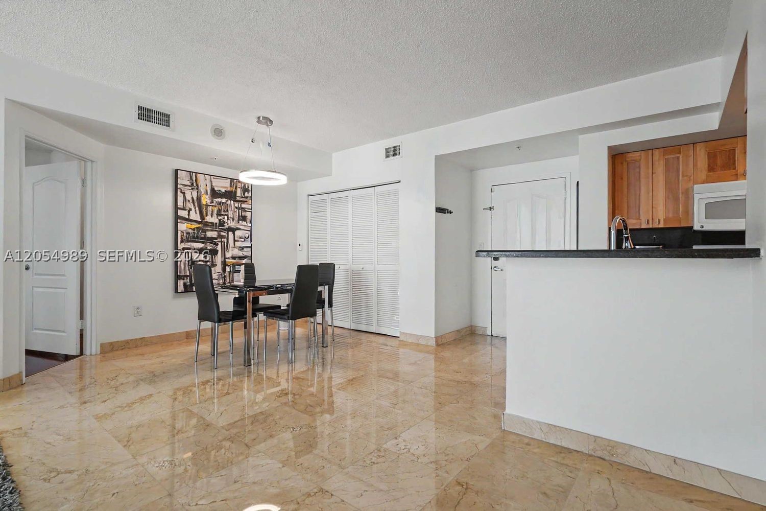 5085 NW 7th St #906, Miami FL 33126