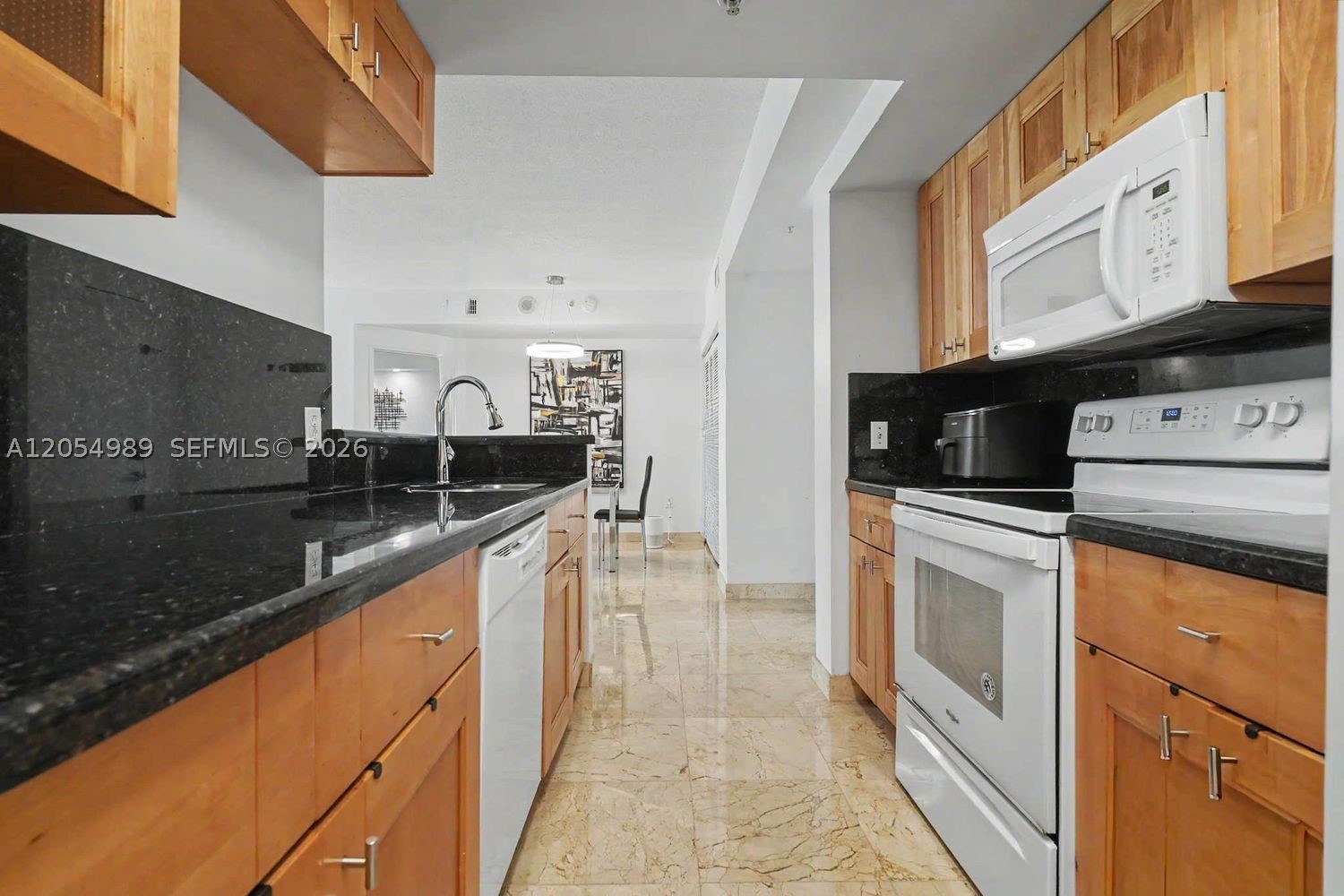 5085 NW 7th St #906, Miami FL 33126