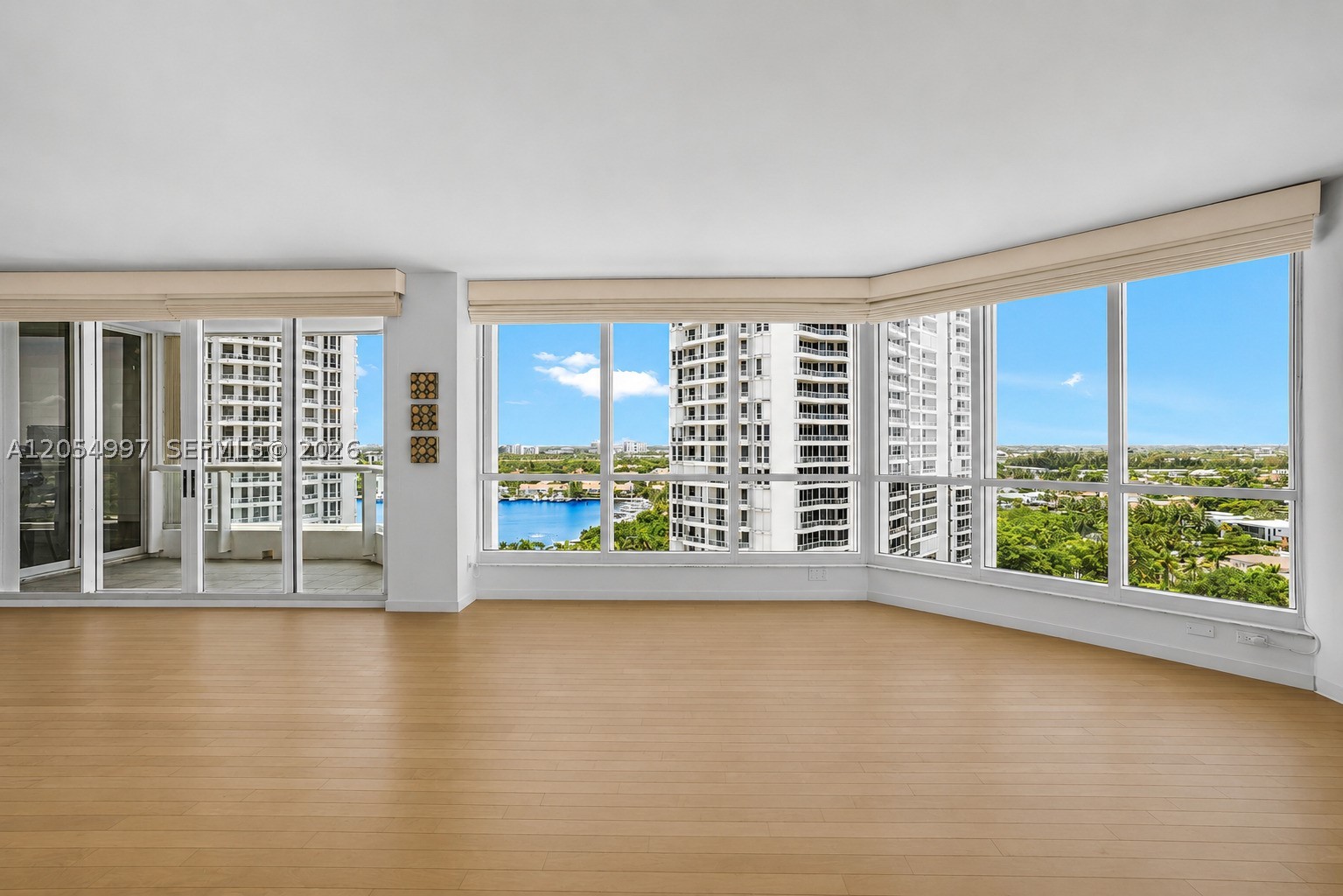 21150 Point Pl #1605, Aventura FL 33180