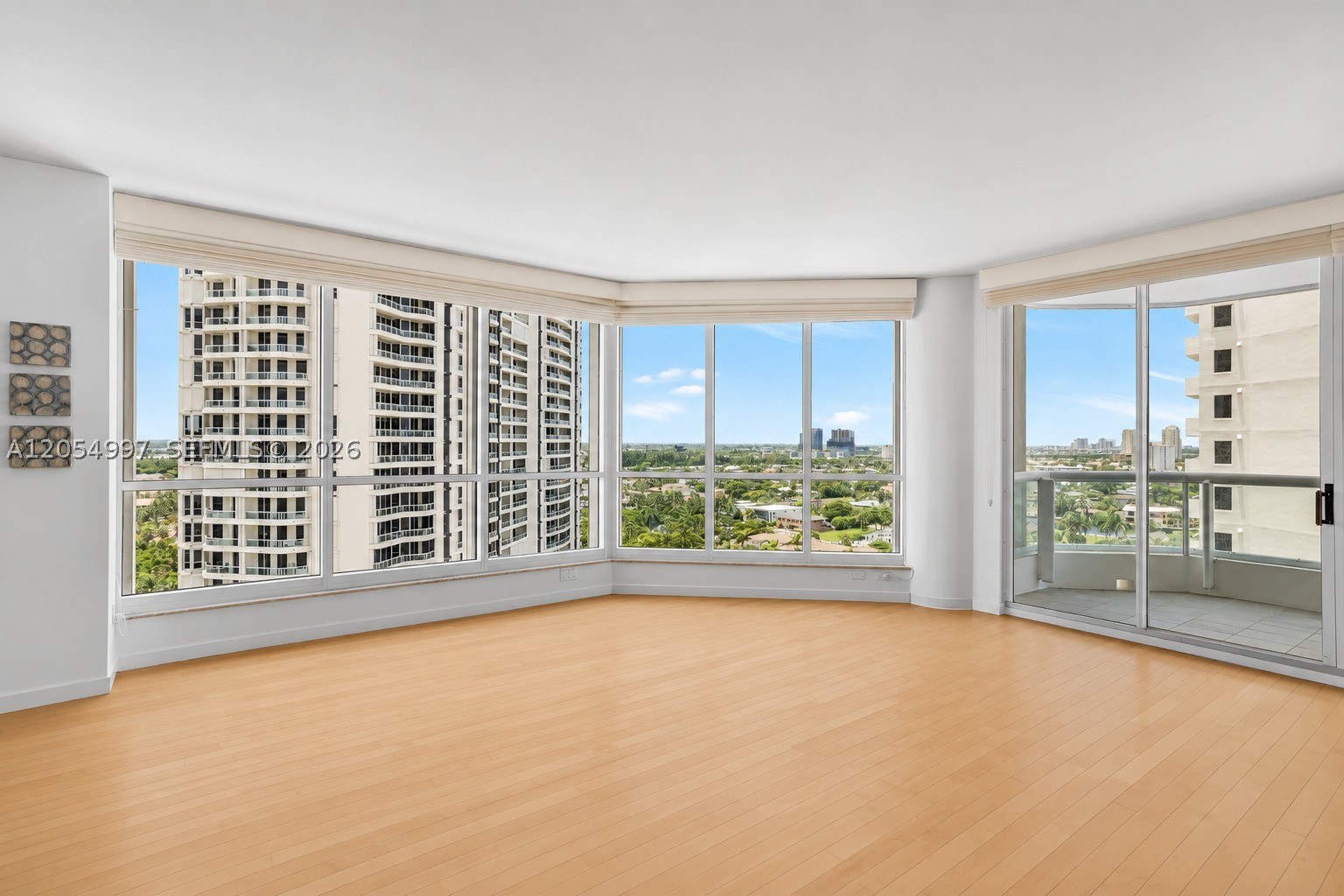 21150 Point Pl #1605, Aventura FL 33180