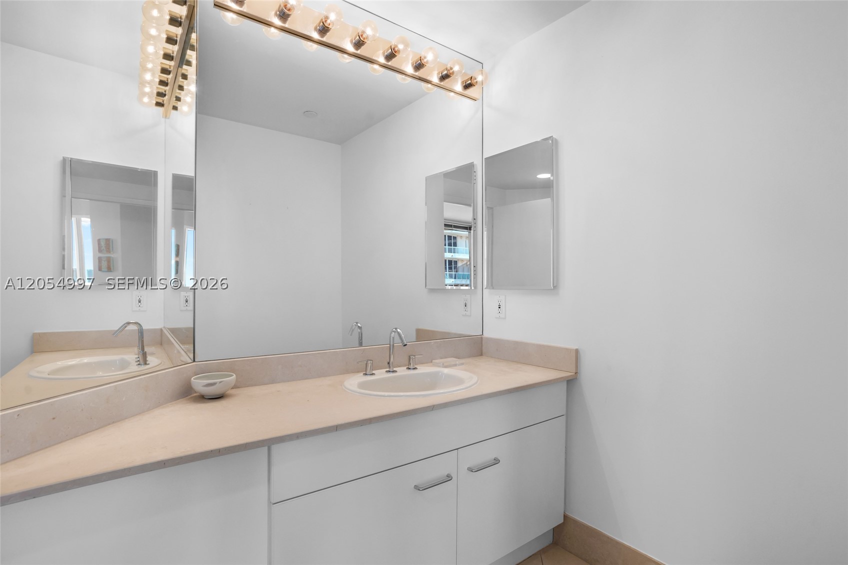 21150 Point Pl #1605, Aventura FL 33180