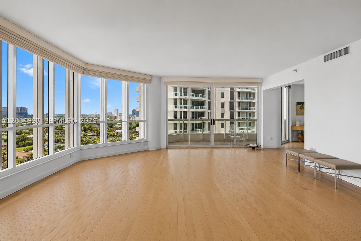 21150 Point Pl #1605, Aventura FL 33180