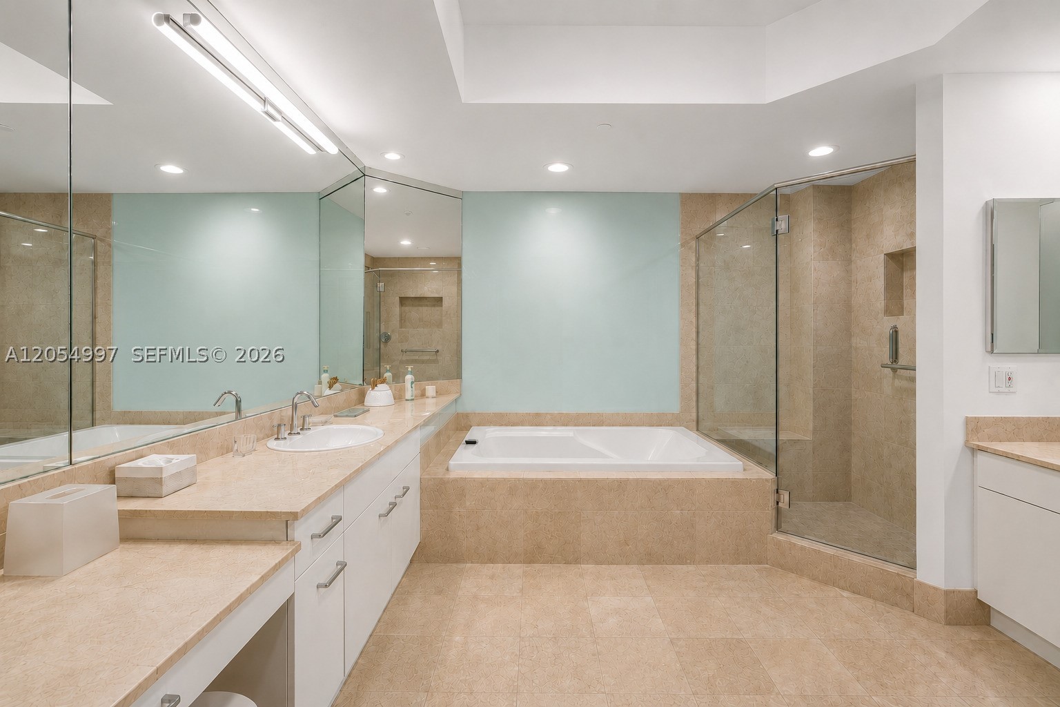 21150 Point Pl #1605, Aventura FL 33180