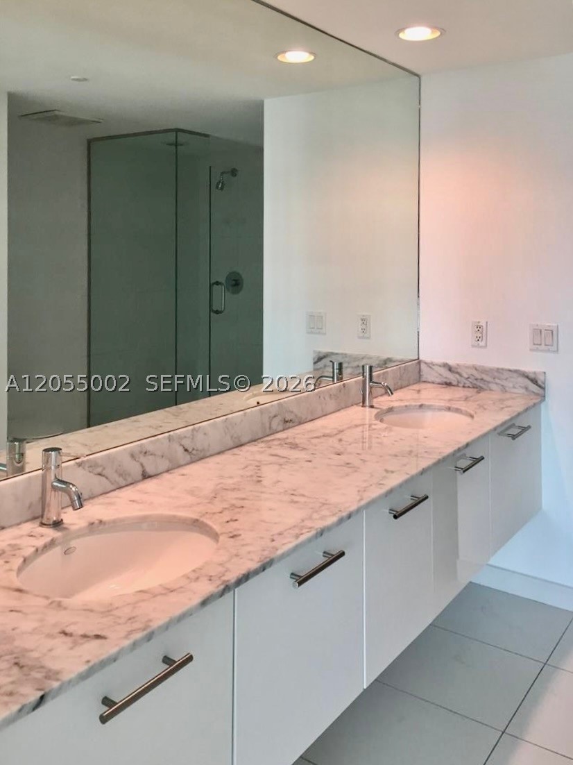 500 Brickell Ave #1805, Miami FL 33131