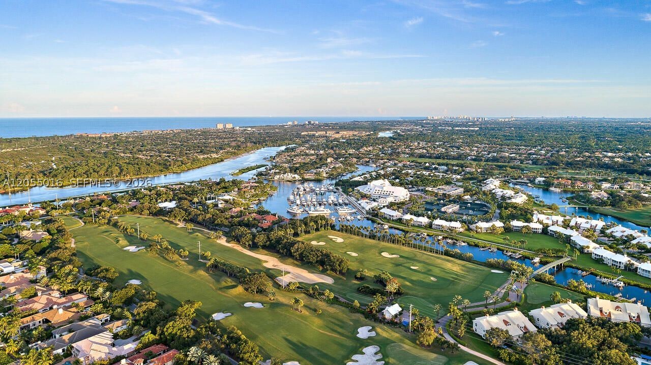 301 Captains Way #301, Jupiter FL 33477