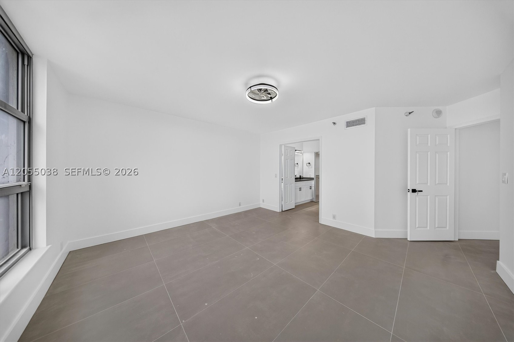 3530 Mystic Pointe Dr #1606, Aventura FL 33180