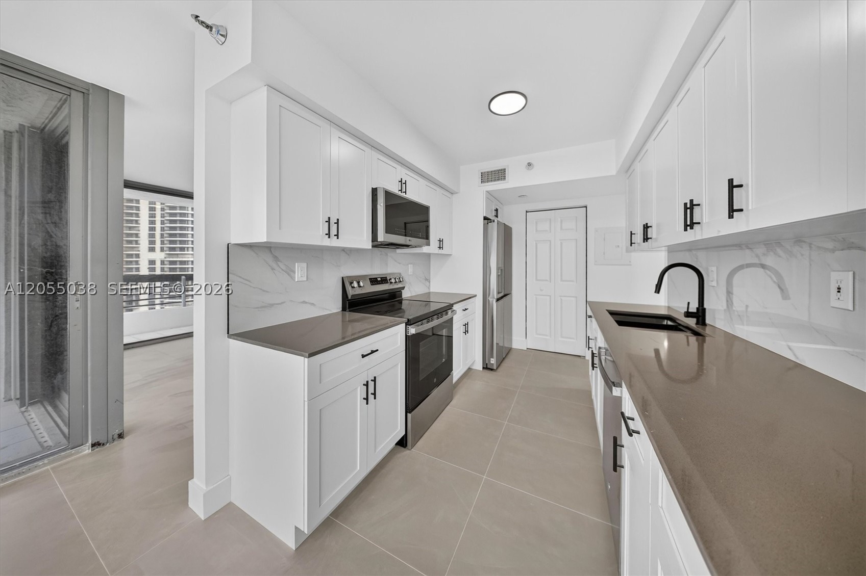 3530 Mystic Pointe Dr #1606, Aventura FL 33180