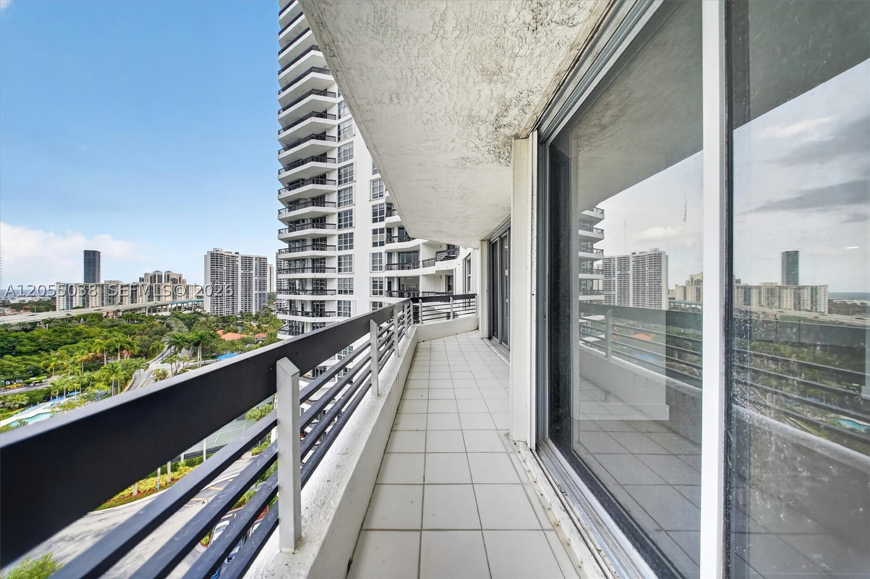 3530 Mystic Pointe Dr #1606, Aventura FL 33180