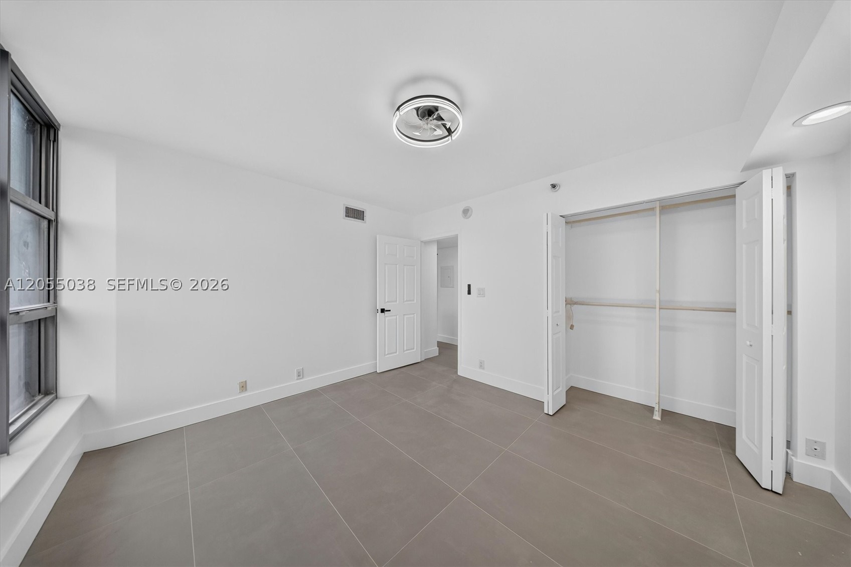 3530 Mystic Pointe Dr #1606, Aventura FL 33180