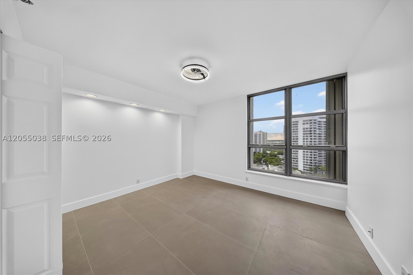 3530 Mystic Pointe Dr #1606, Aventura FL 33180