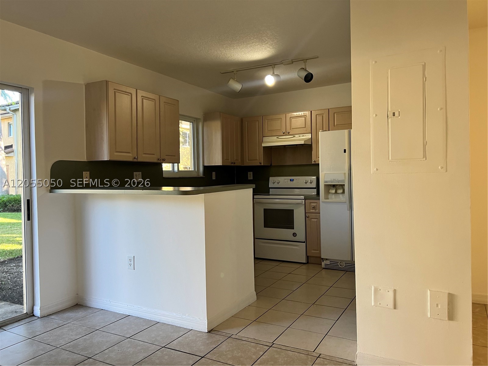985 NE 33rd Ter #104, Homestead FL 33033