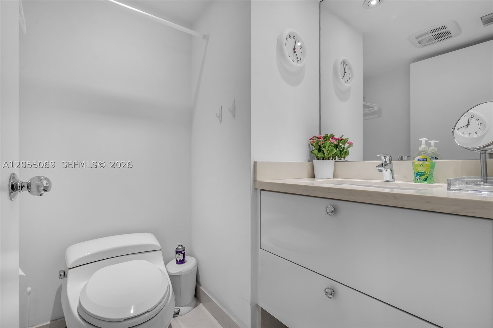 201 Crandon Blvd #220, Key Biscayne FL 33149