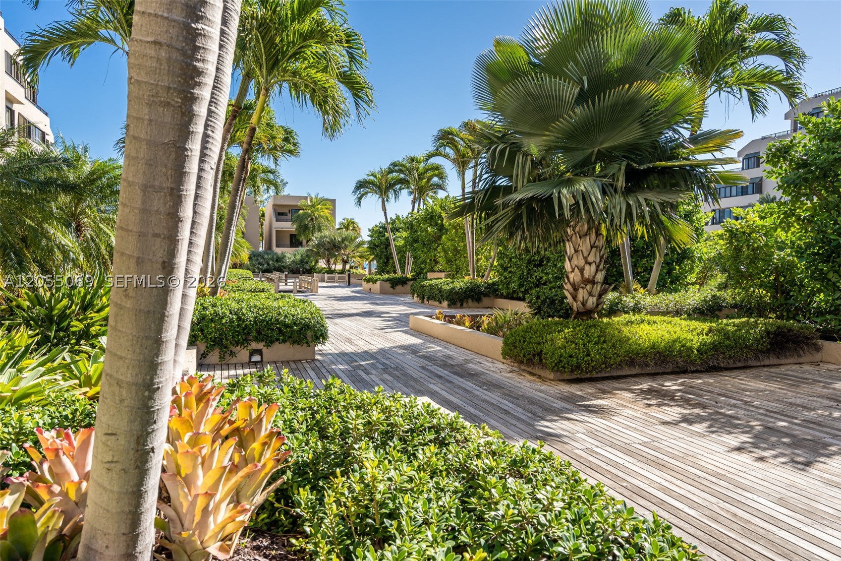 201 Crandon Blvd #220, Key Biscayne FL 33149
