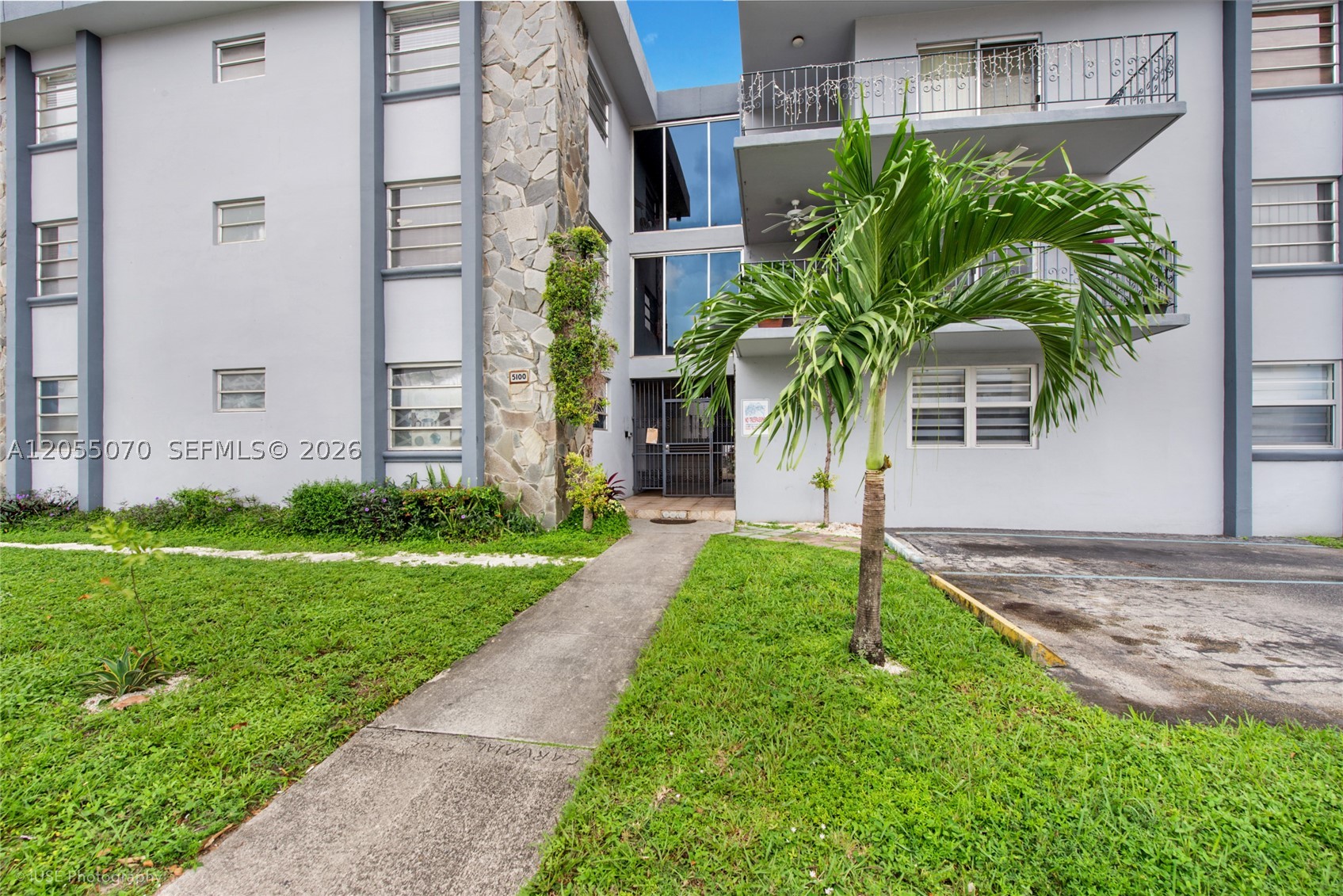 5100 W Flagler St #302, Miami FL 33134
