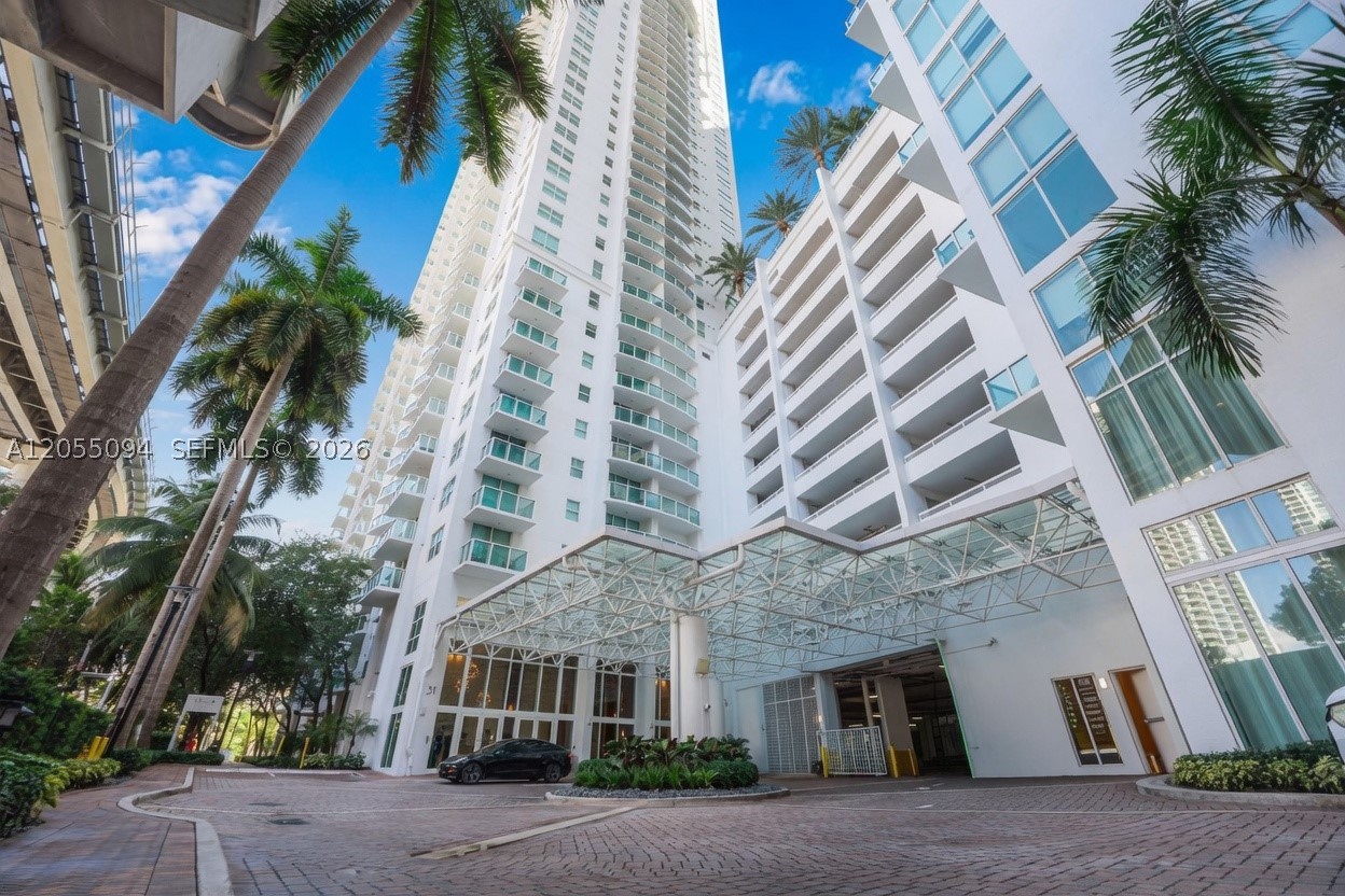 31 SE 5th St #3712, Miami FL 33131