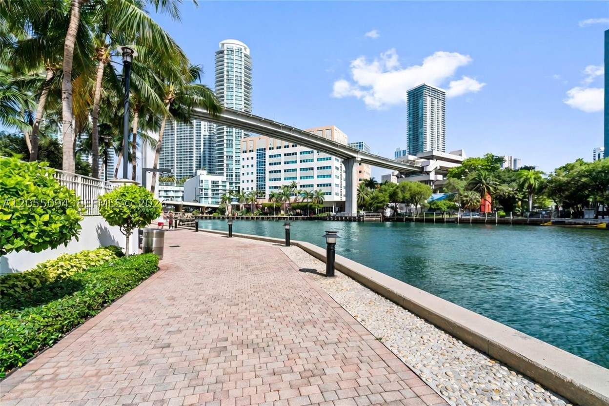31 SE 5th St #3712, Miami FL 33131