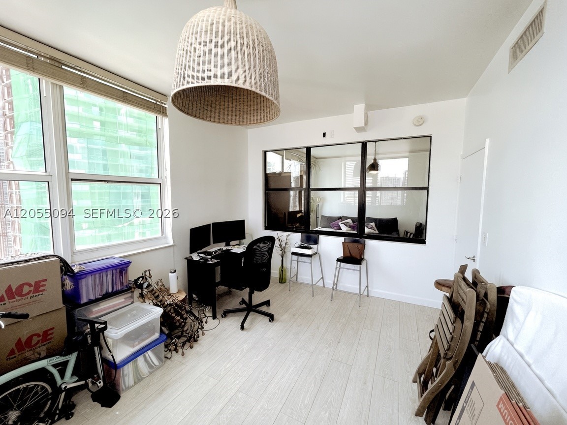 31 SE 5th St #3712, Miami FL 33131