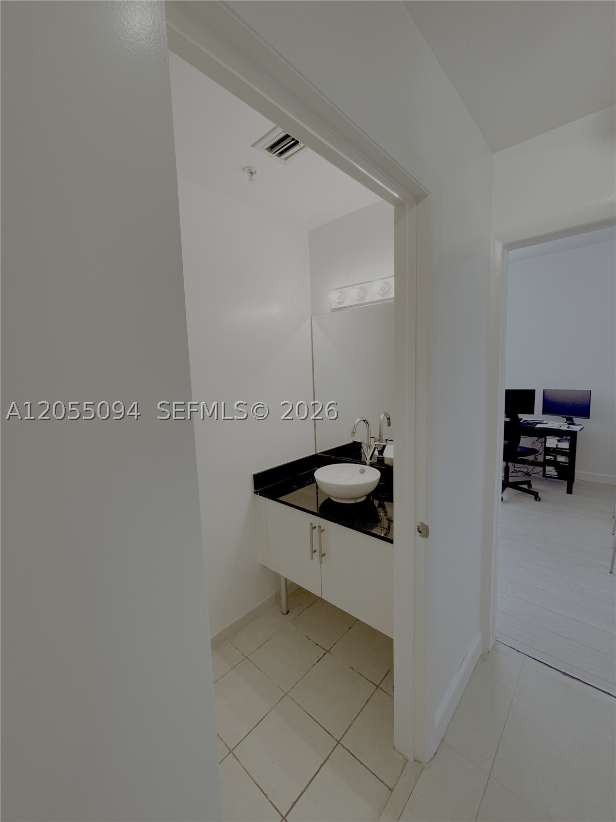 31 SE 5th St #3712, Miami FL 33131