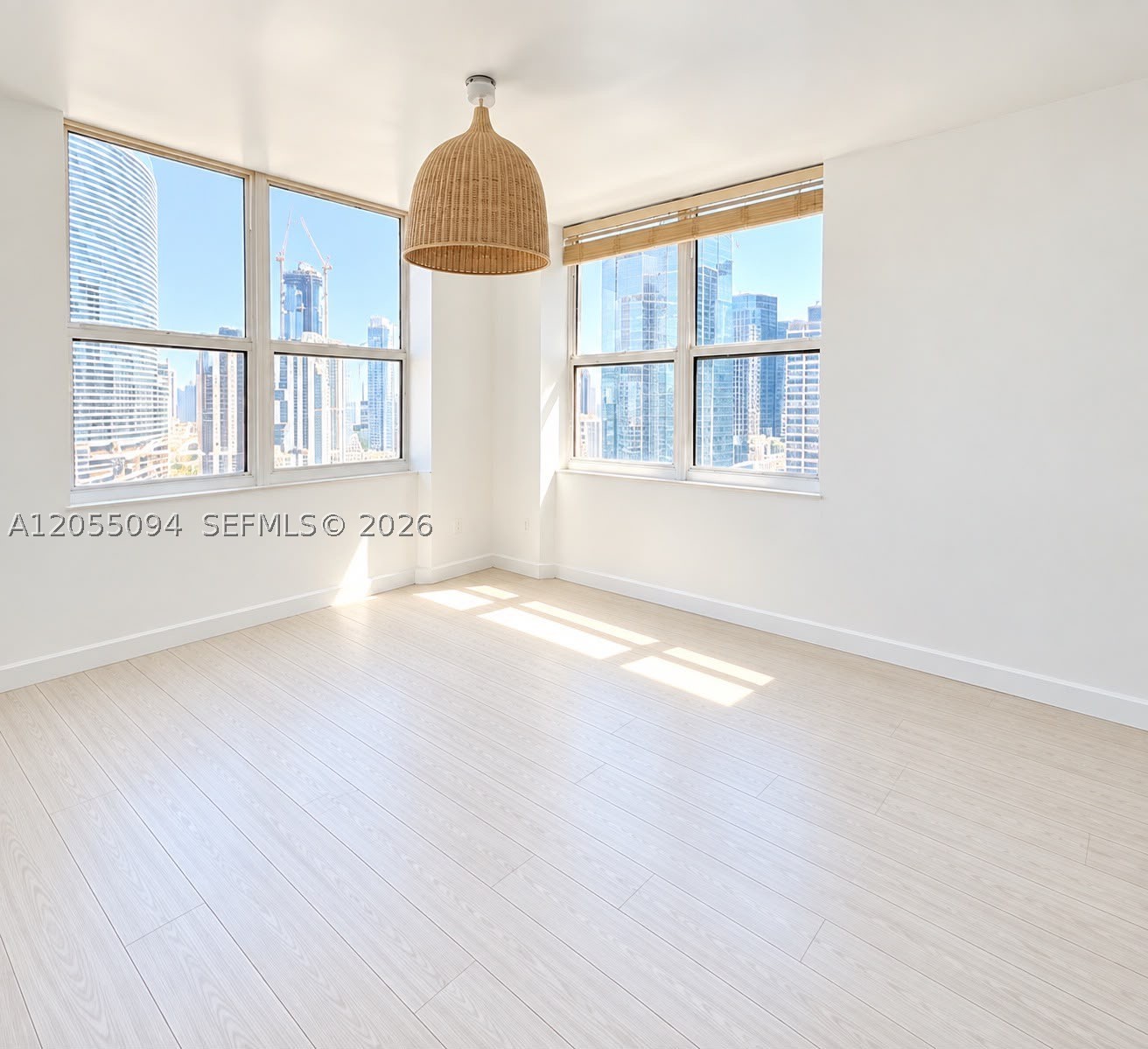 31 SE 5th St #3712, Miami FL 33131