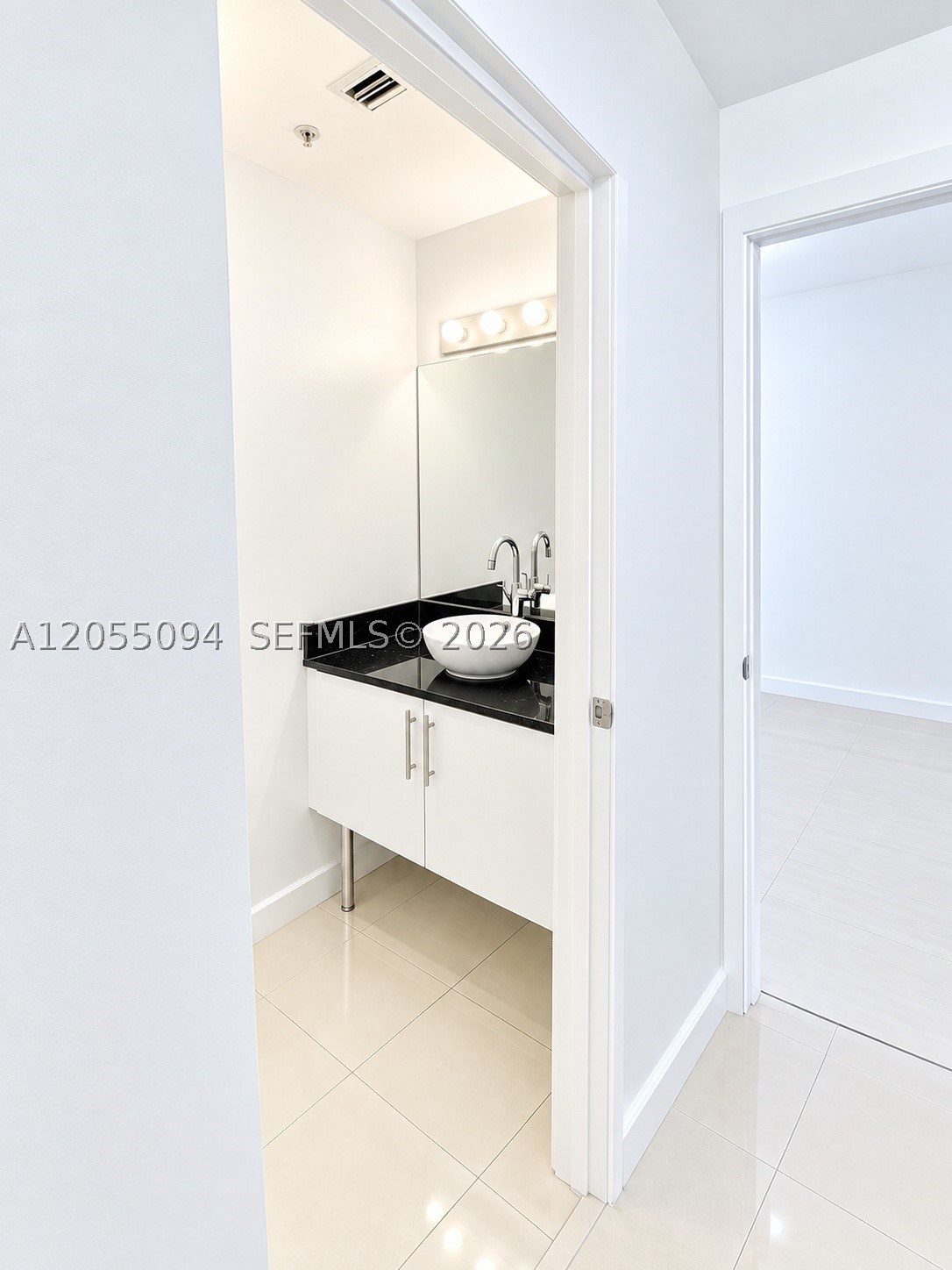 31 SE 5th St #3712, Miami FL 33131