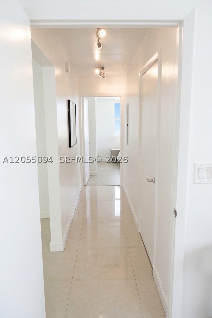 31 SE 5th St #3712, Miami FL 33131