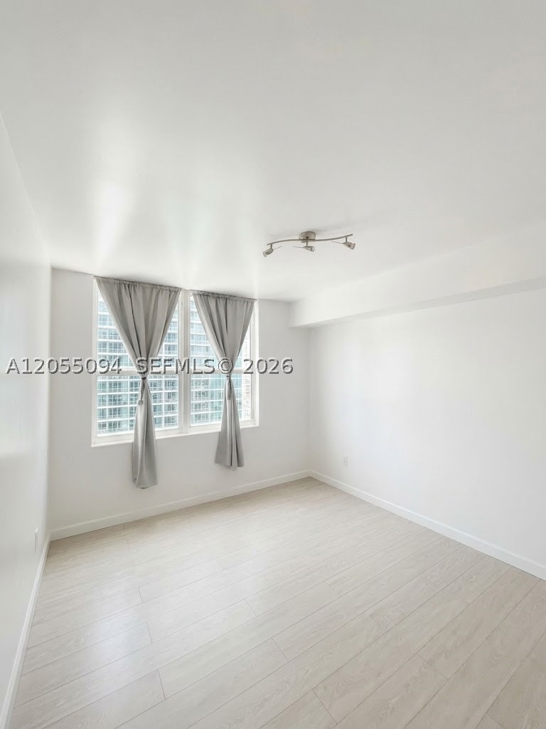 31 SE 5th St #3712, Miami FL 33131